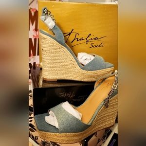 Thalia Sodi Women's Camden Denim Ombre sandals with chain sz 8.5 NWB